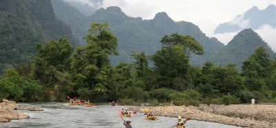 Kajakiranje v kraškem svetu Laosa