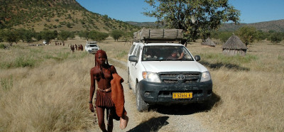 Obisk pri plemenu Himb