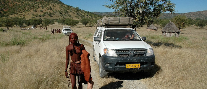 -Obisk pri plemenu Himb